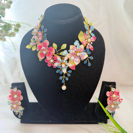Zavira Necklace & Earrings