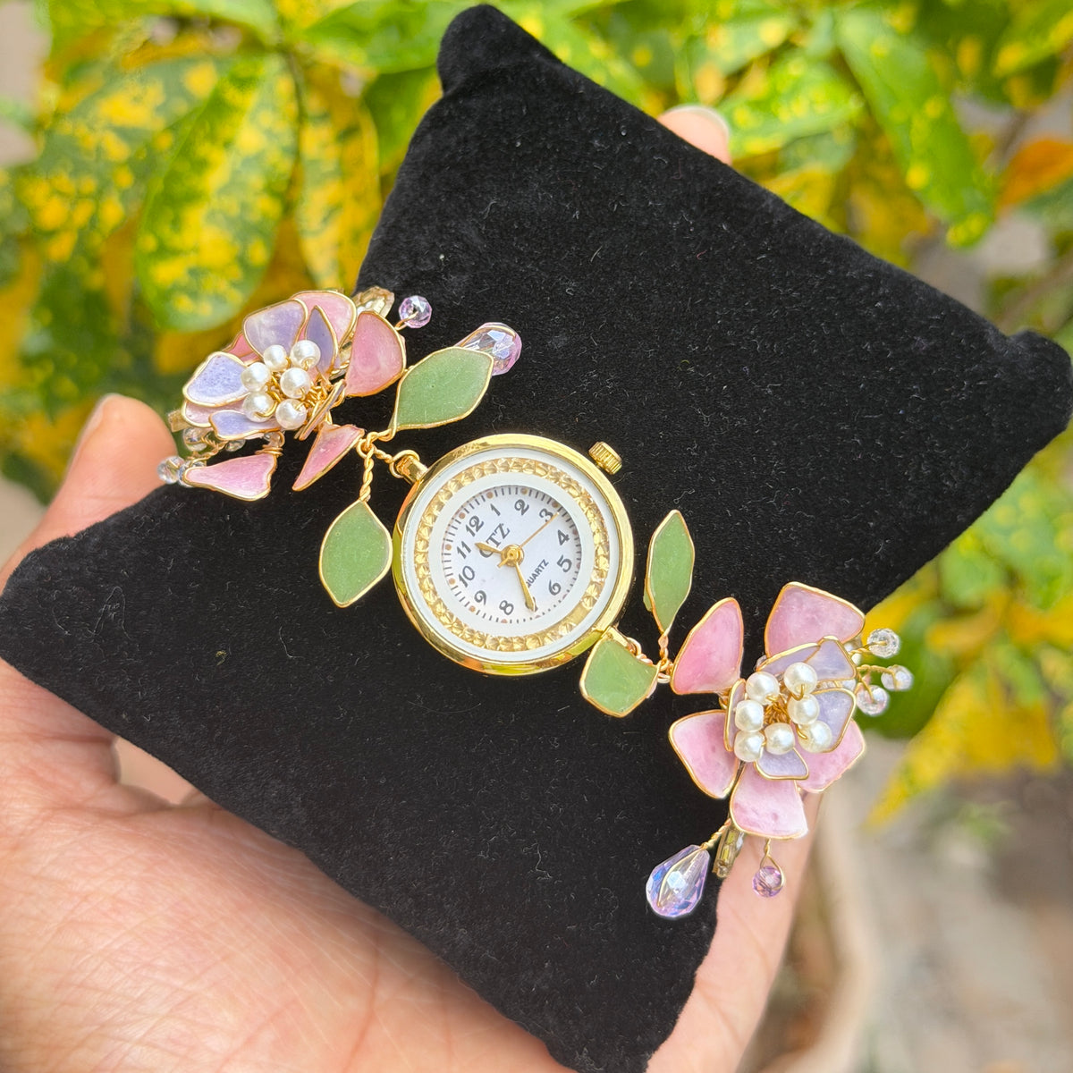 Crest Watch