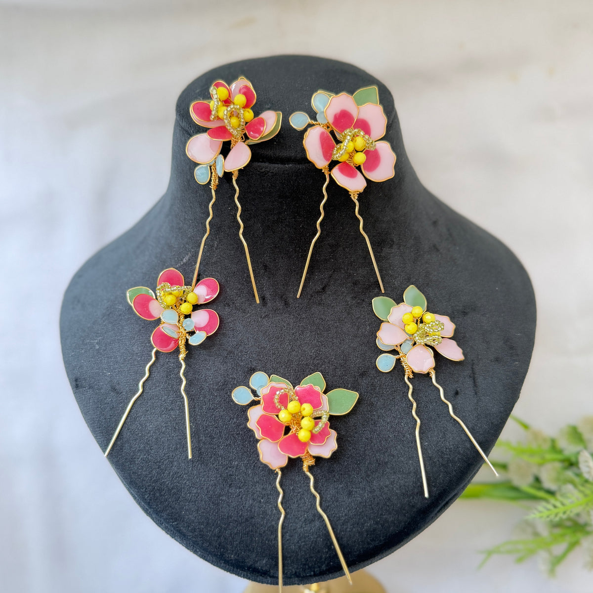 Liora Hair Broaches