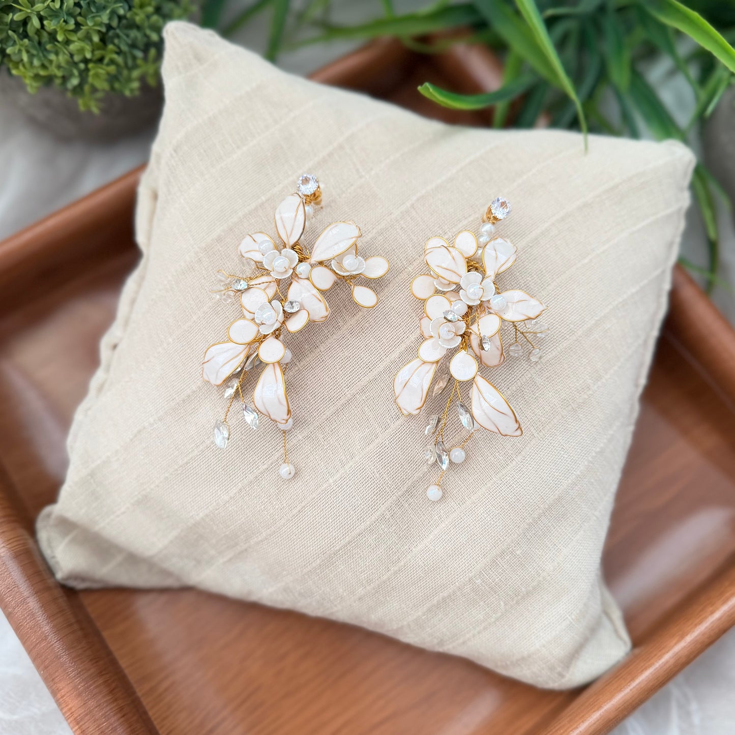 Mia Necklace & earrings