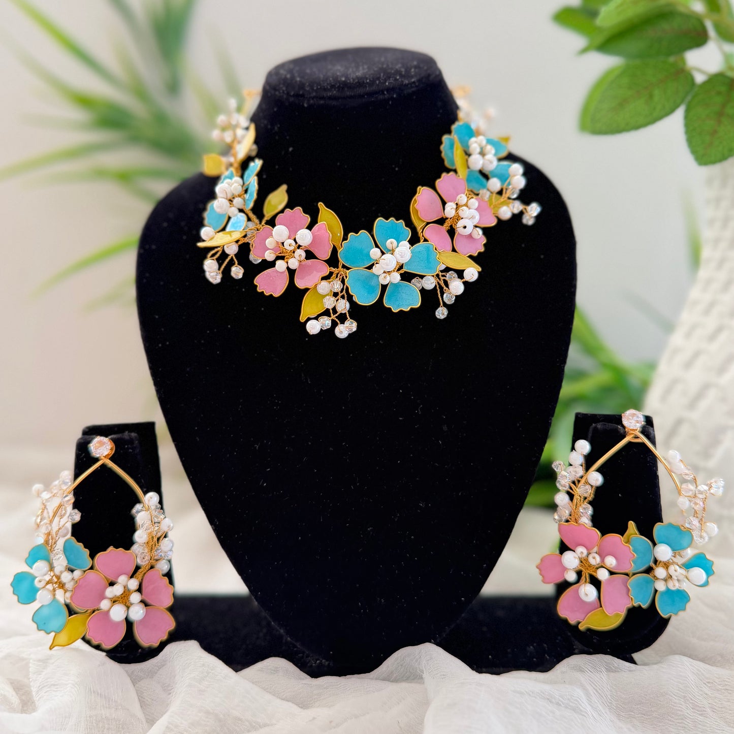 Aria Necklace & earrings