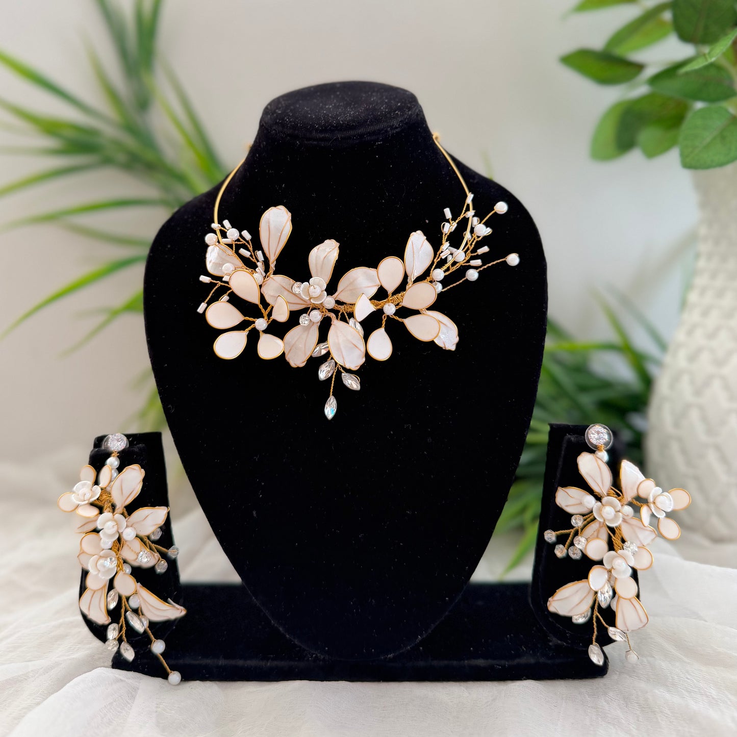 Mia Necklace & earrings