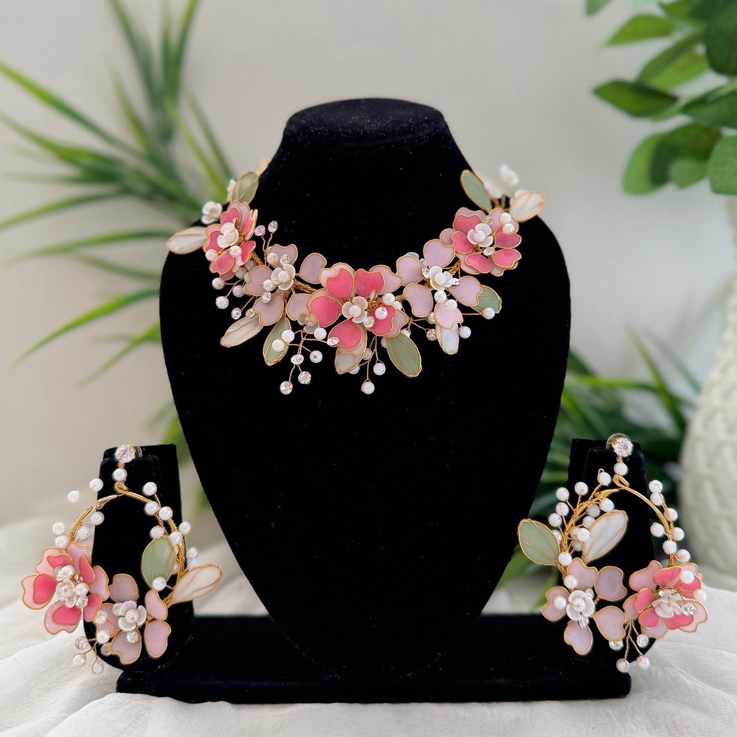 Amirah Necklace & earrings