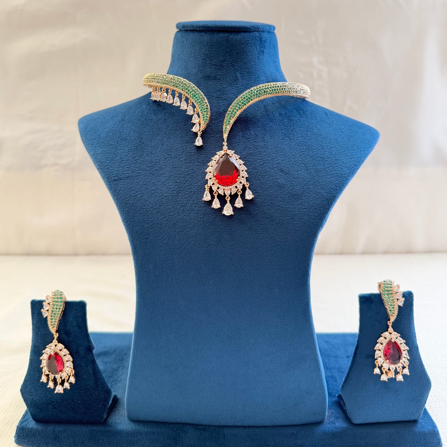 Naayra Necklace & earrings