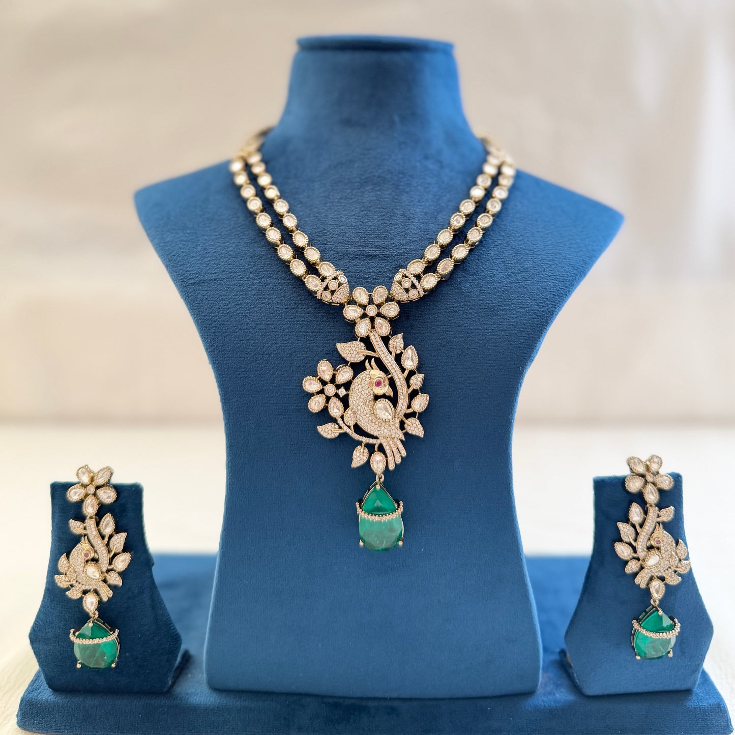 Aarini Necklace & earrings