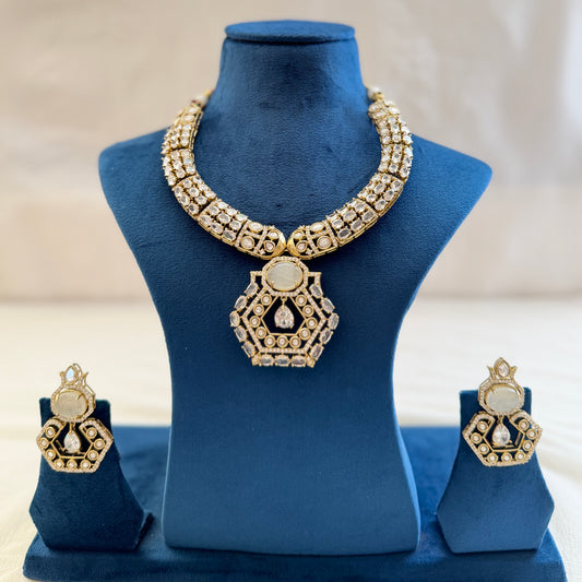 Knakpriya Necklace & earrings