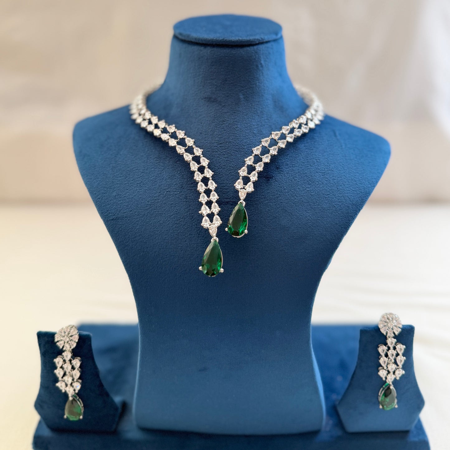 Verdia Necklace & earring