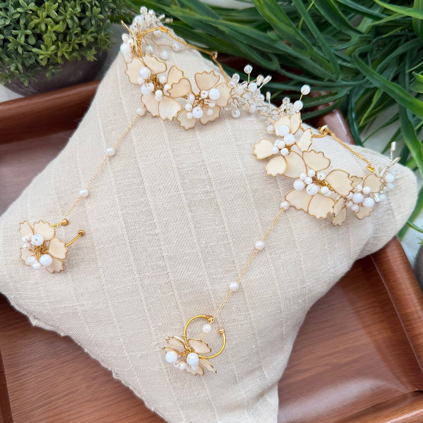 Delaney hand Harness