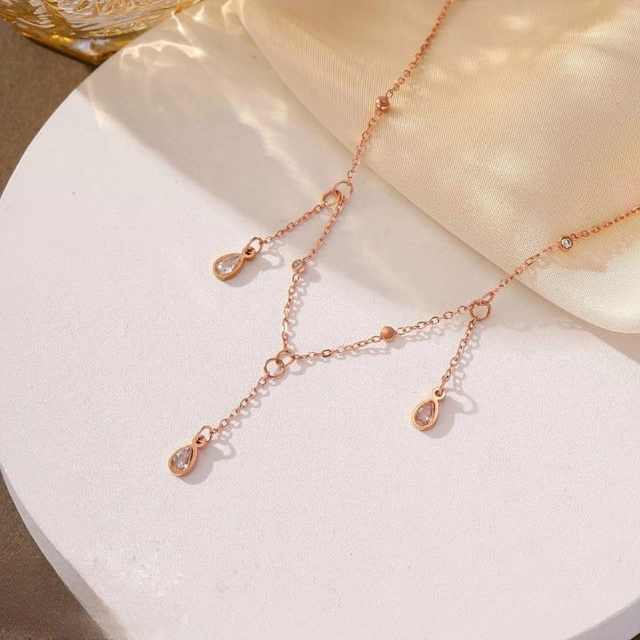 Holly Chain with Pendent