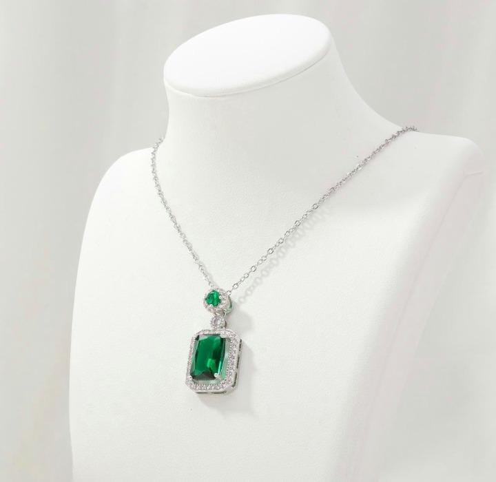 Wynter Chain with Pendent