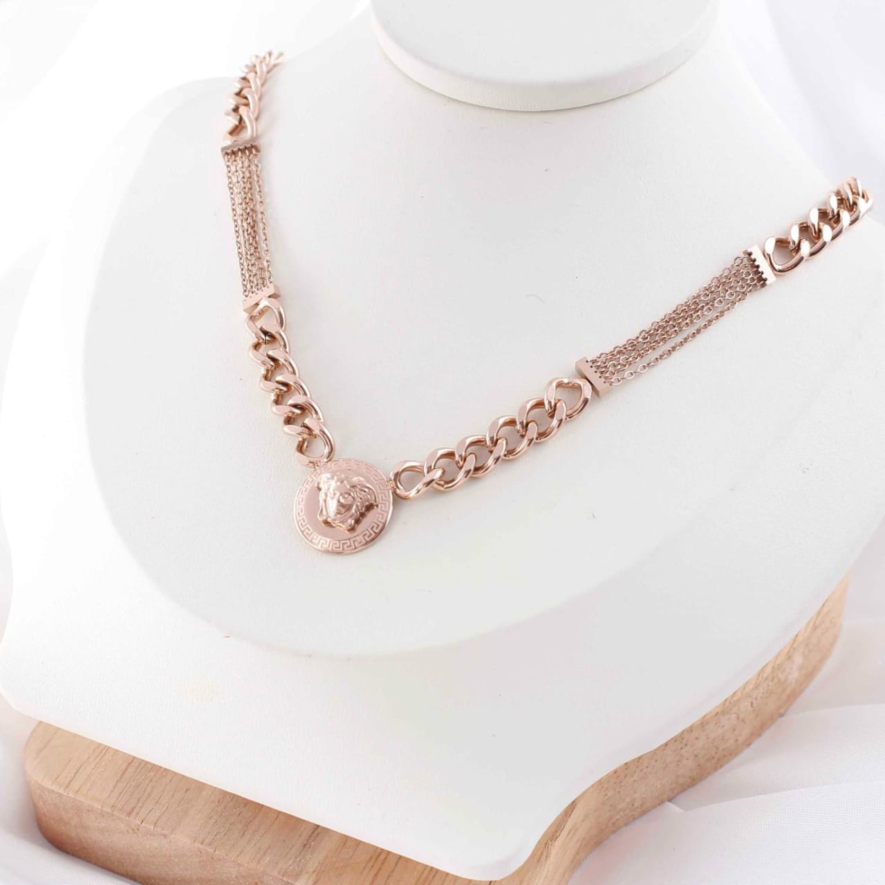 Leighton Chain with Pendent