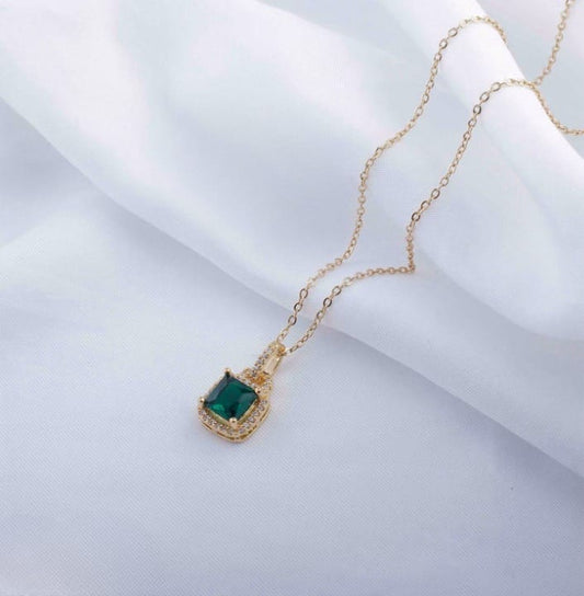 Veronica Chain with Pendent