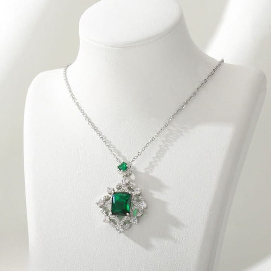 Julieta Chain with Pendent