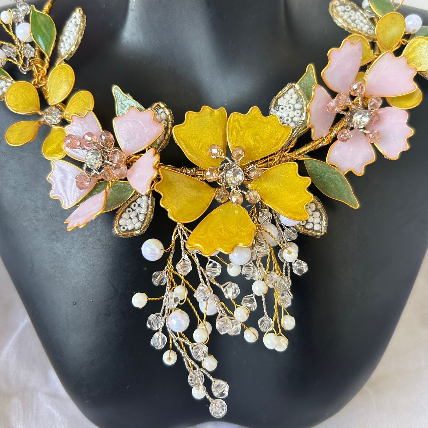 Lucy Necklace & earrings