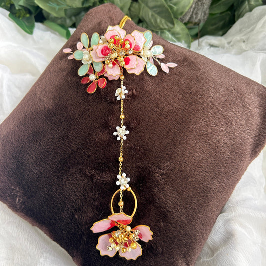 Amora hand Harness