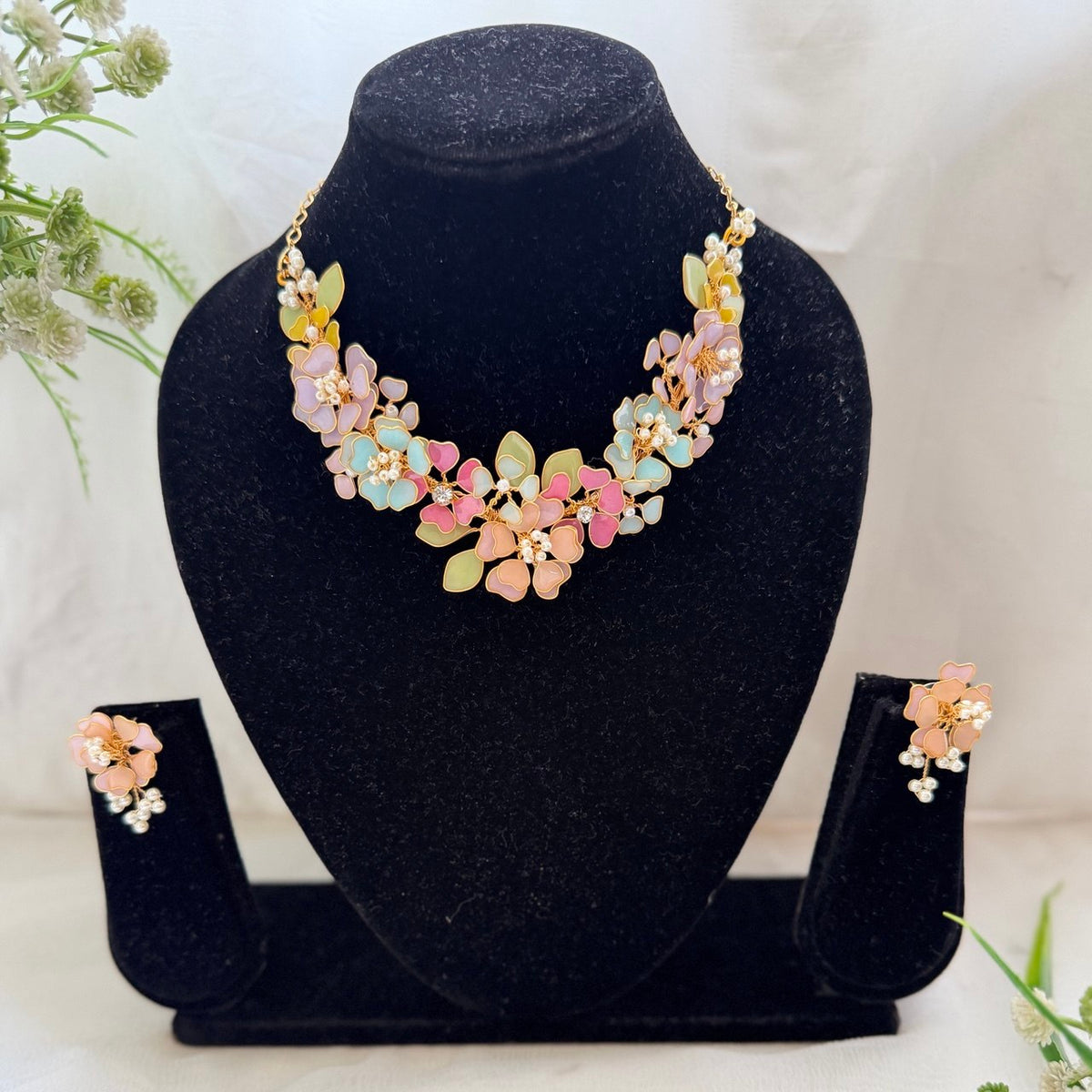 Zinnora Necklace & earrings